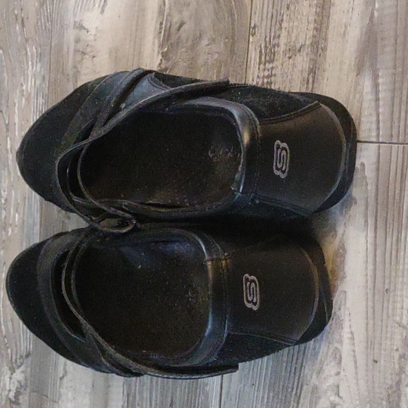 Skechers black shoes Size 9 - Picture 2 of 3
